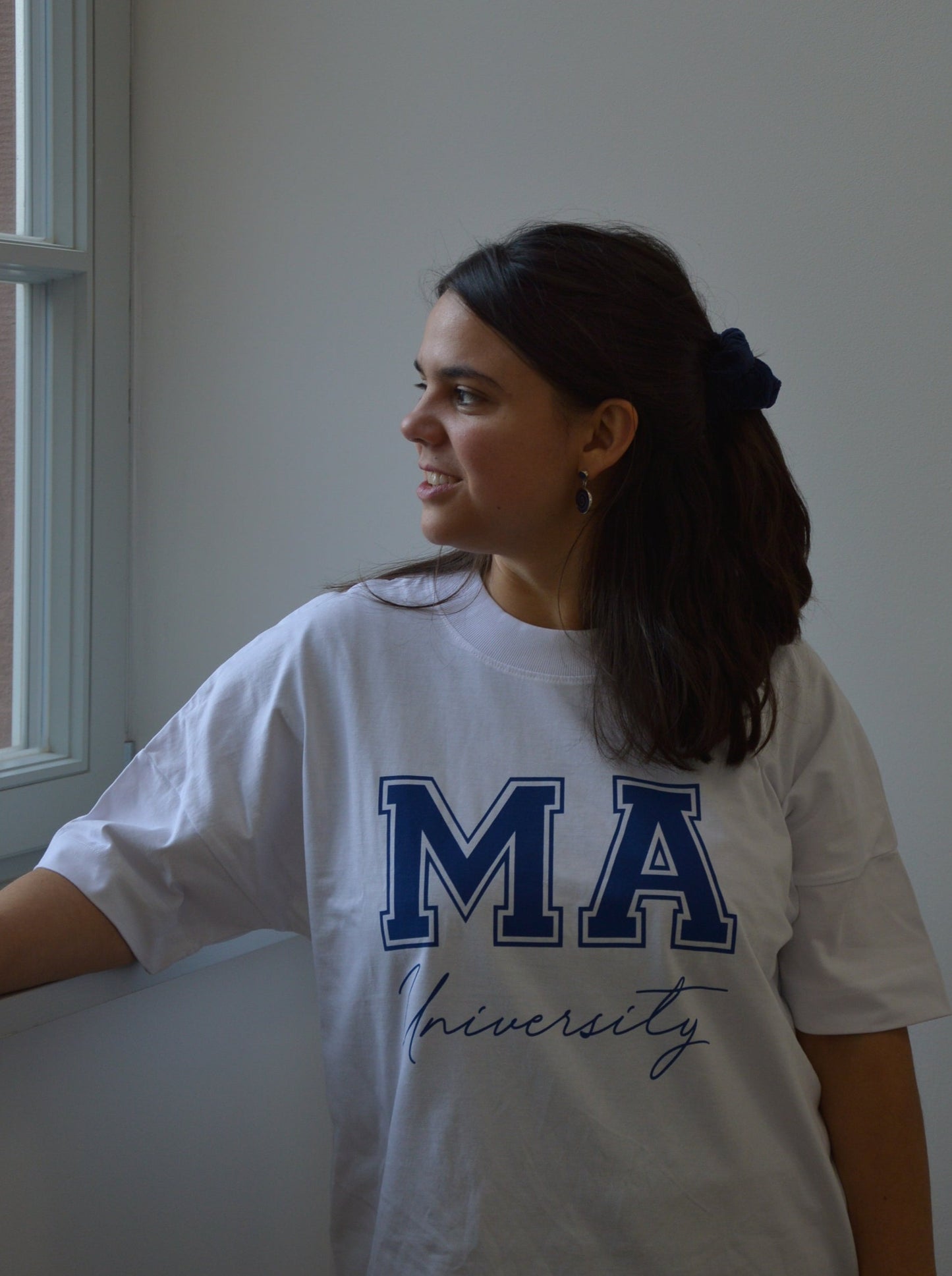 T-Shirt MA University