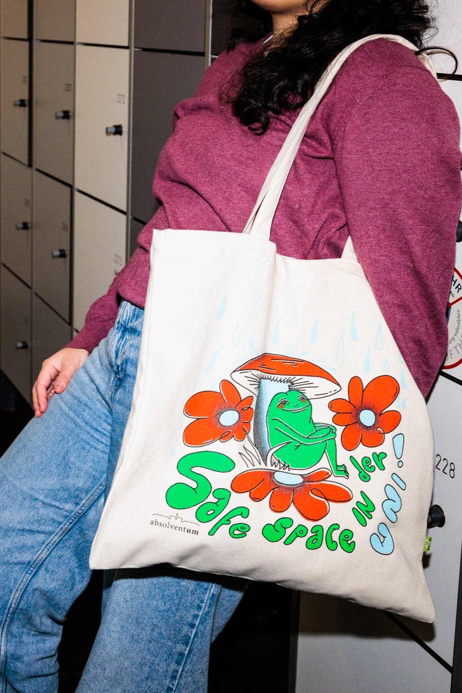 Queer im Schloss Tote Bag